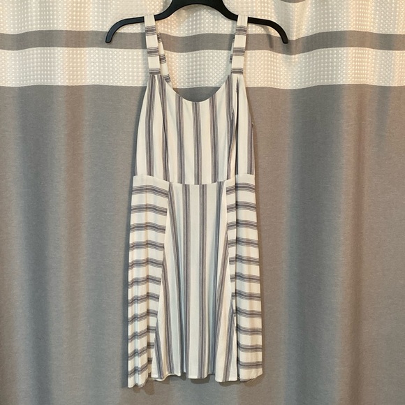 SO Women’s Medium White with Black Stripes Tank Dress - Picture 1 of 6